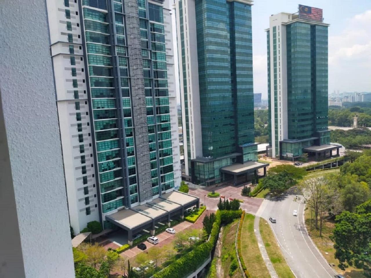 Shaftesbury Residences Cyberjaya Studio Suites Free Parking Esterno foto